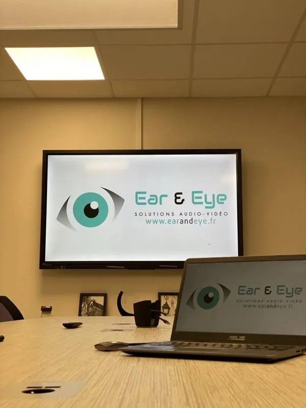 Une solution vidéo pour une salle de réunion de 8 personnes à Vienne, Lyon, Ear and Eye