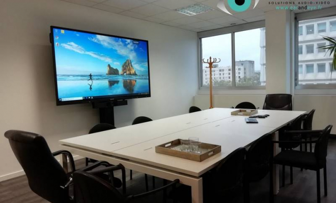 Intégration d'un écran tactile interactif pour une salle de réunion à Lyon, Lyon, Ear and Eye