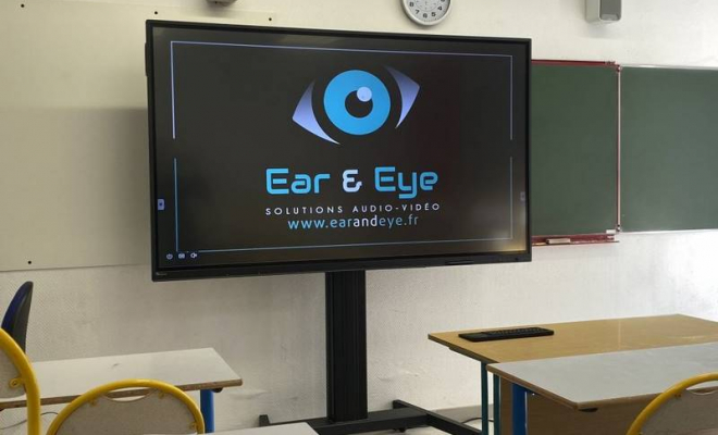 Installation d’écrans tactiles à Lyon , Lyon, Ear and Eye