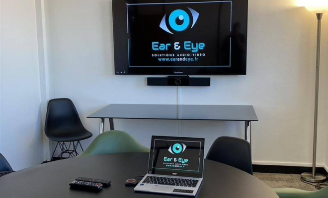 Installation d’une solution de visioconférence dans une salle de réunion à Lyon, Lyon, Ear and Eye