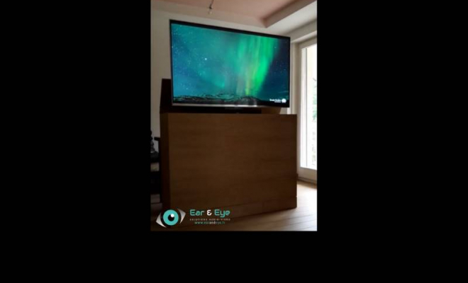Une TV motorisée encastrée dans un meuble sur-mesure à Lyon, Lyon, Ear and Eye