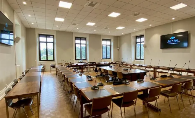 Installation d’une solution de visio-conférence pour une salle de conseil à Annonay, Lyon, Ear and Eye