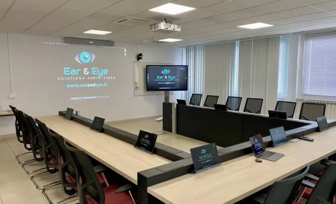 Installation d'une solution de visioconférence dans une salle de direction à Annonay, Lyon, Ear and Eye