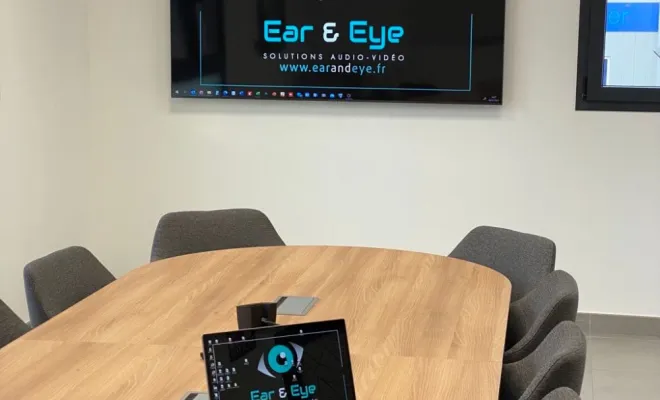 Équipement d’une salle de réunion avec un système de visioconférence à Vienne., Lyon, EAR AND EYE